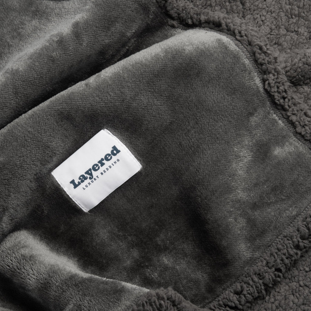 The Accent - A Waterproof Blanket to Keep Your Sheets and Sofas Dry